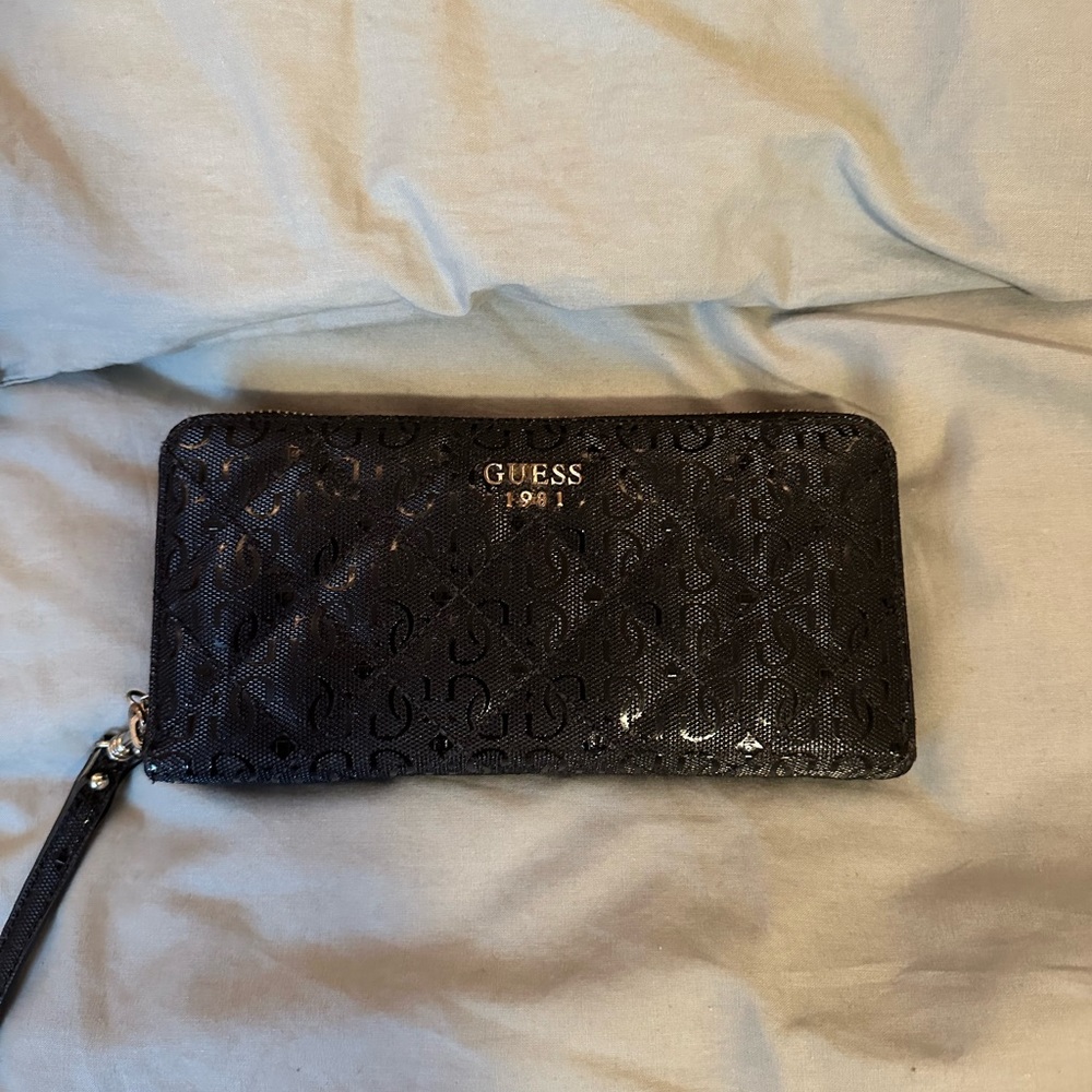 Guess wallet